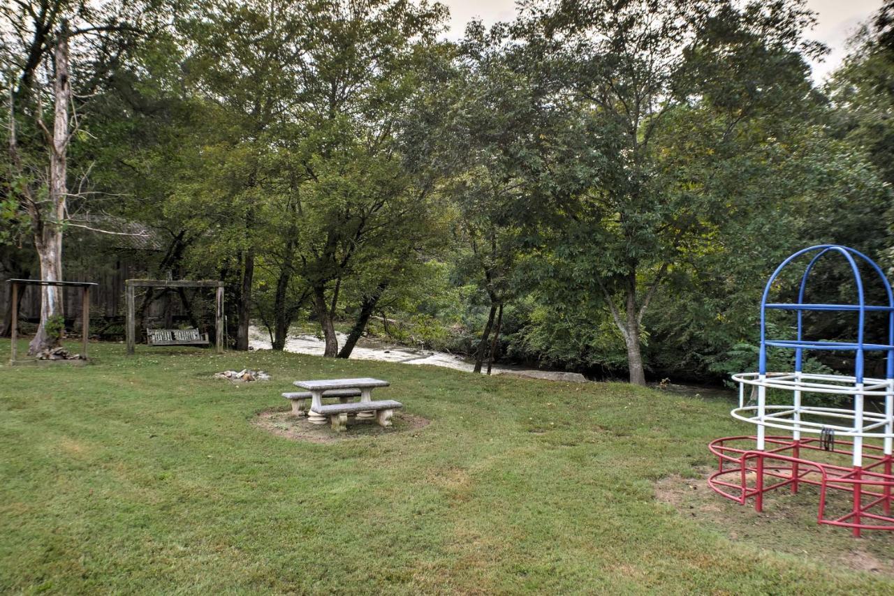 Ooltewah Cabin With Grill, Pool Table And Porch! Exterior foto